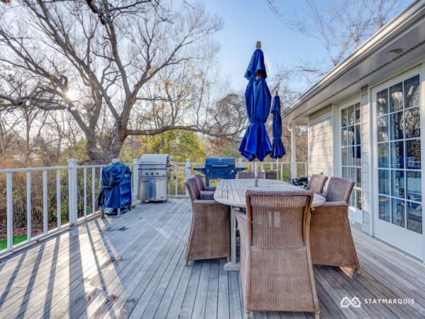 Hamptons Home 1020876