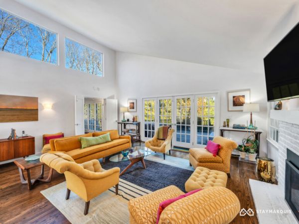 Hamptons Home 1020878