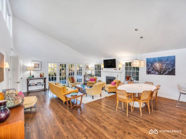 Hamptons Home 1020878