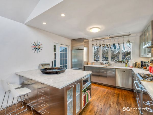 Hamptons Home 1020878