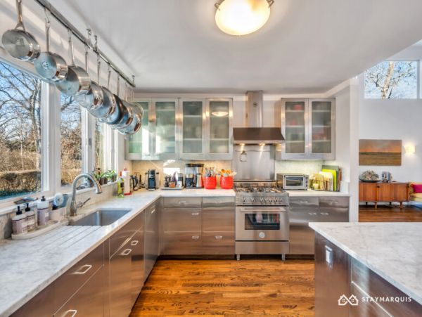 Hamptons Home 1020878