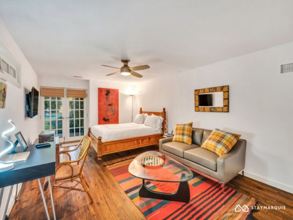 Hamptons Home 1020878