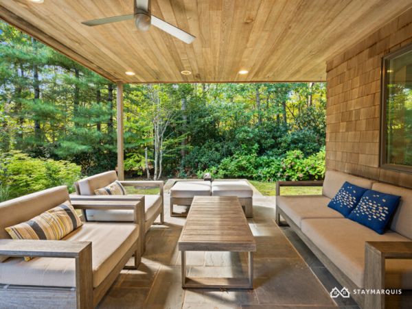 Hamptons Home 1020881