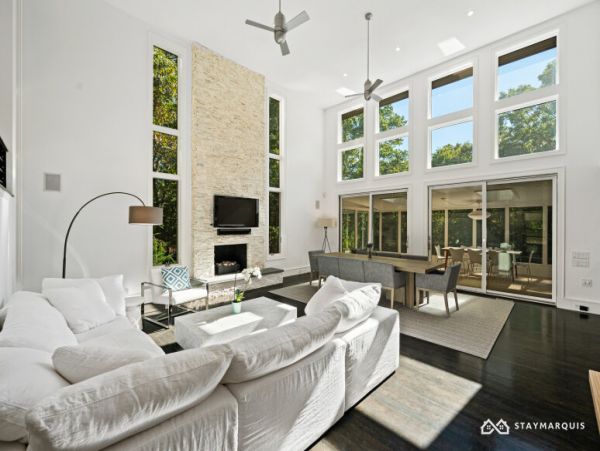 Hamptons Home 1020881