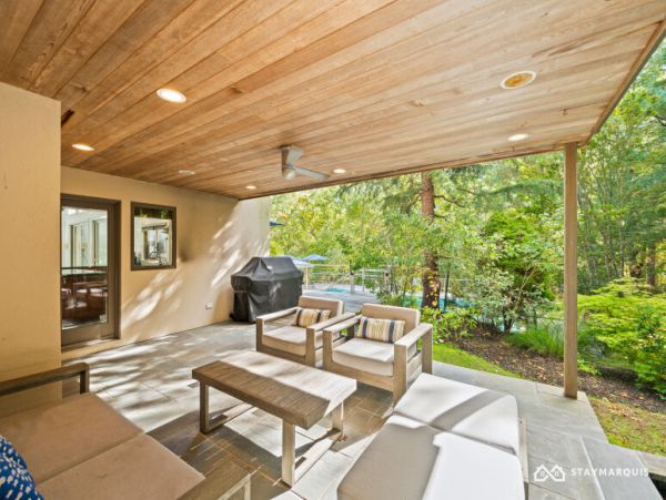 Hamptons Home 1020881