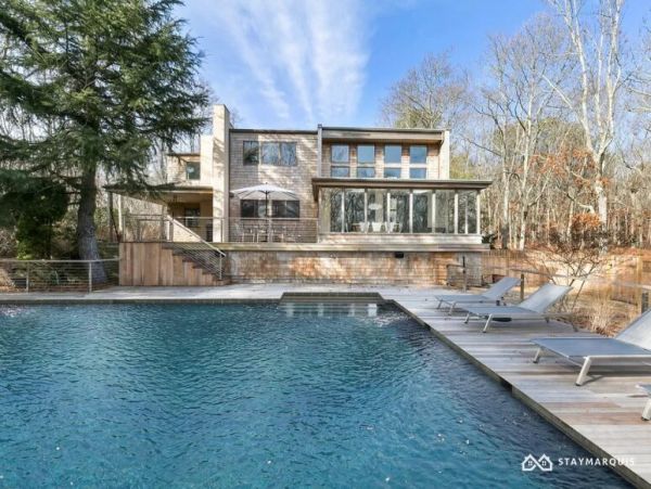 Hamptons Home 1020881