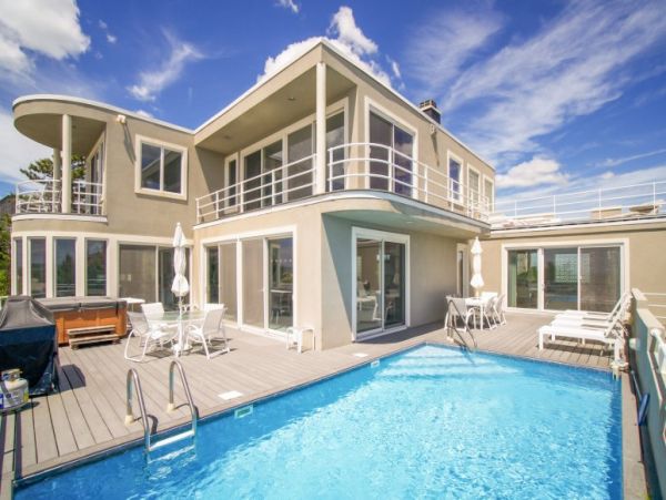 Hamptons Home 1020882