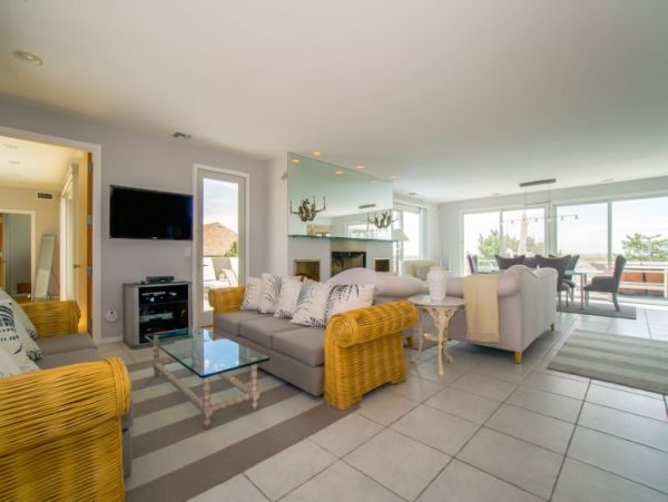 Hamptons Home 1020882