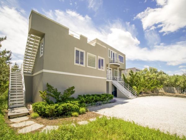 Hamptons Home 1020882