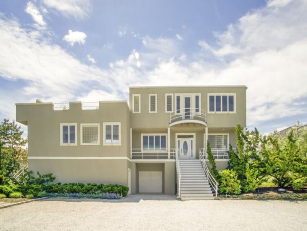 Hamptons Home 1020882