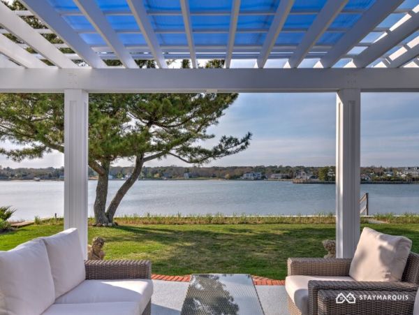 Hamptons Home 1020884