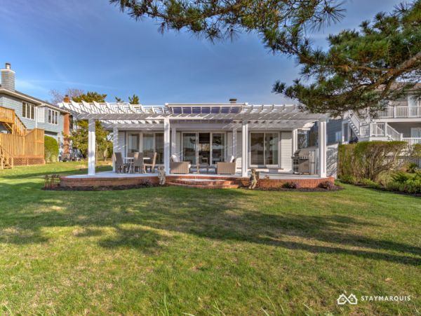 Hamptons Home 1020884