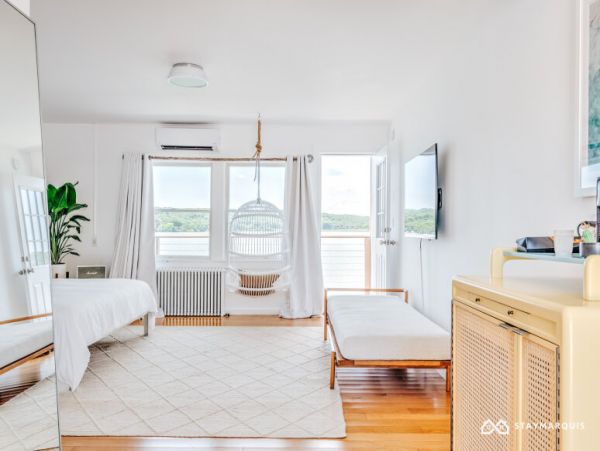 Hamptons Home 1020885