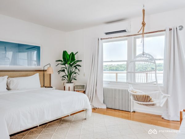 Hamptons Home 1020885