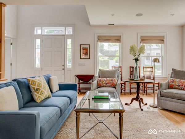 Hamptons Home 1020886