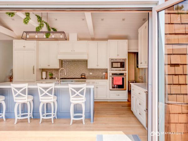 Hamptons Home 1020886