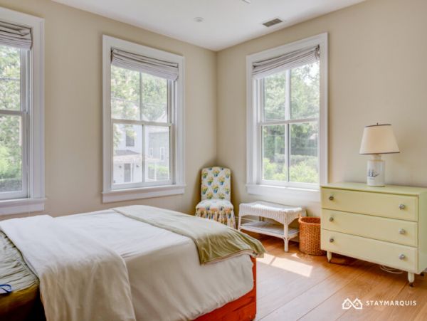 Hamptons Home 1020886