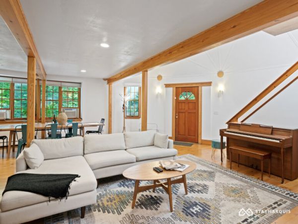 Hamptons Home 1020889