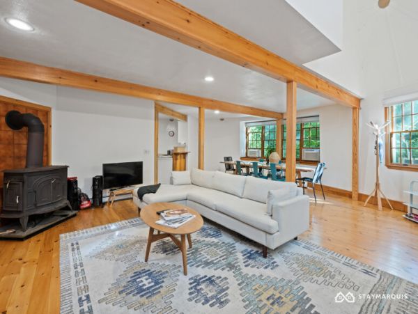 Hamptons Home 1020889