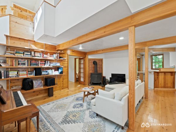 Hamptons Home 1020889
