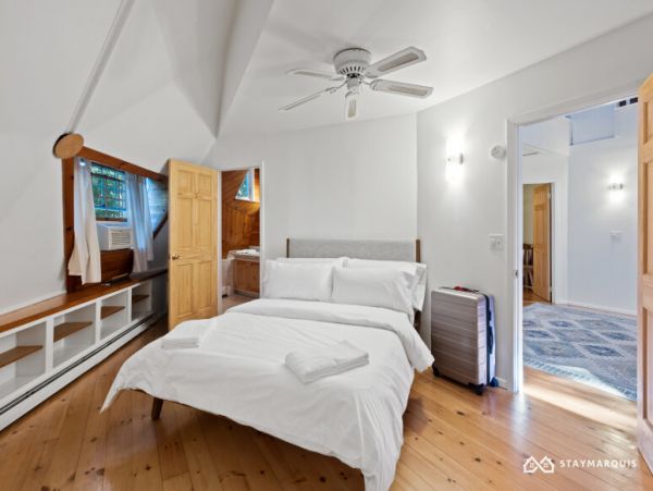 Hamptons Home 1020889