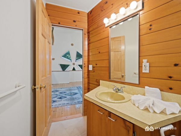 Hamptons Home 1020889