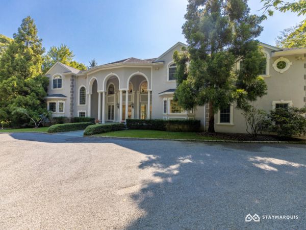 Hamptons Home 1020890
