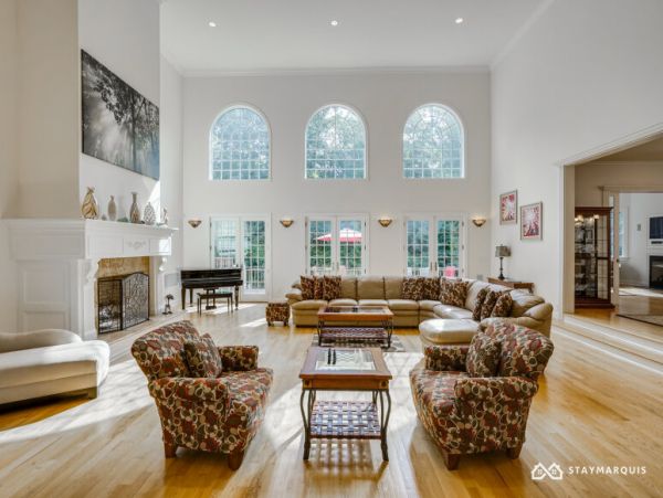 Hamptons Home 1020890