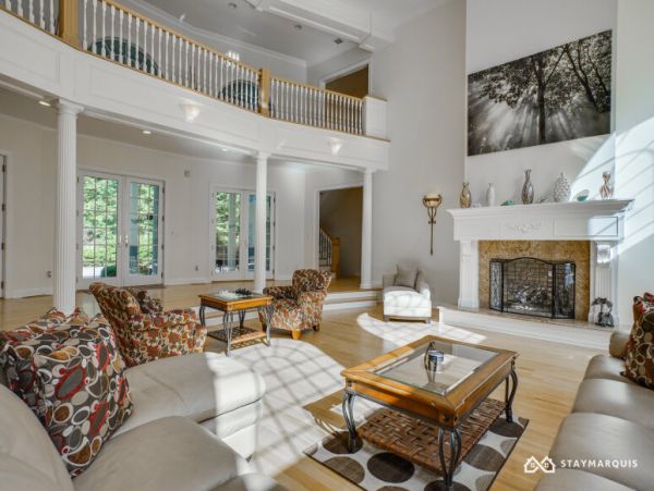 Hamptons Home 1020890