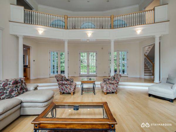 Hamptons Home 1020890