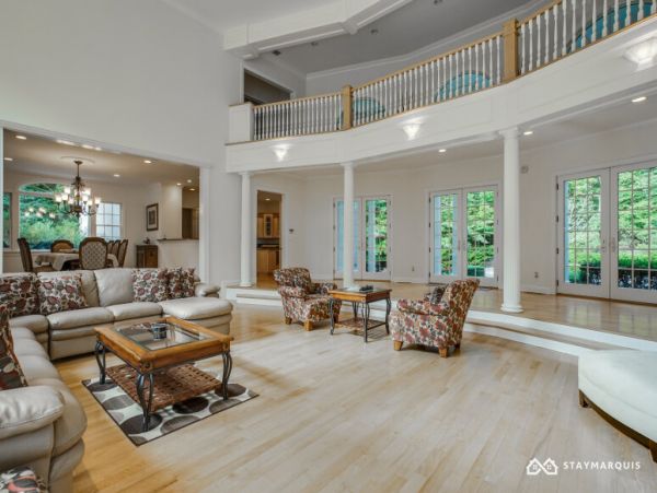 Hamptons Home 1020890