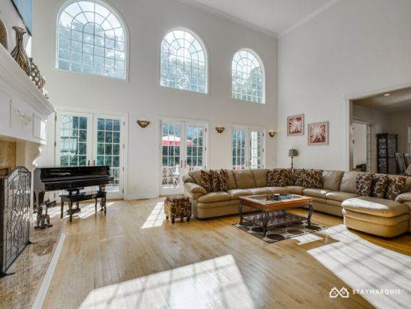 Hamptons Home 1020890