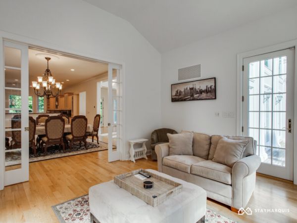 Hamptons Home 1020890
