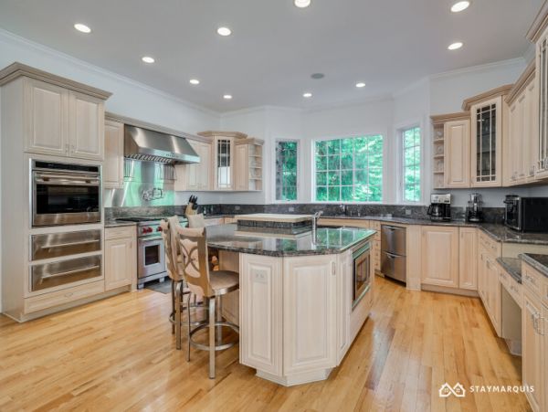 Hamptons Home 1020890