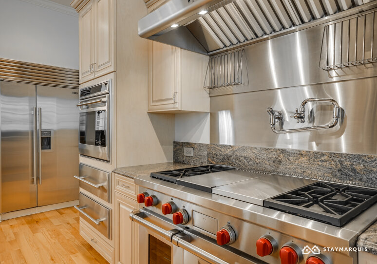 Hamptons Home 1020890