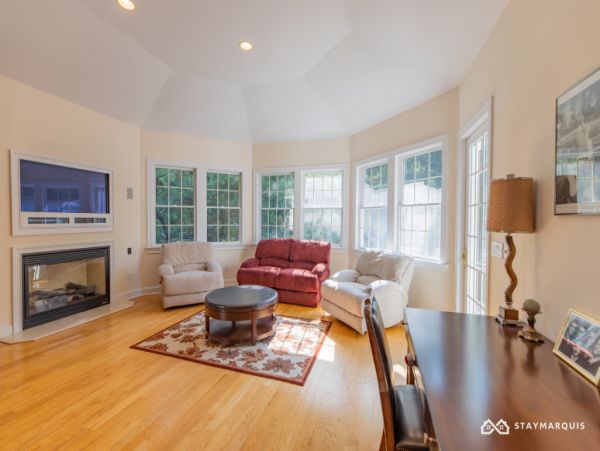 Hamptons Home 1020890