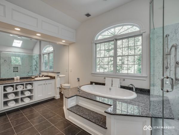 Hamptons Home 1020890