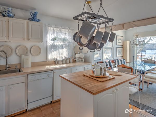 Hamptons Home 1020892