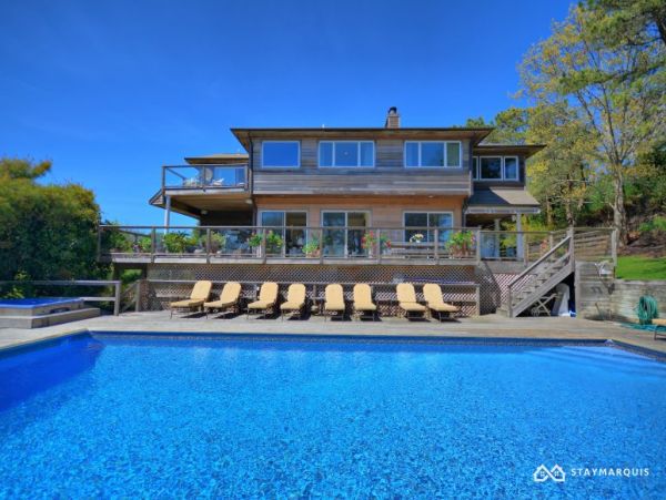 Hamptons Home 1020893