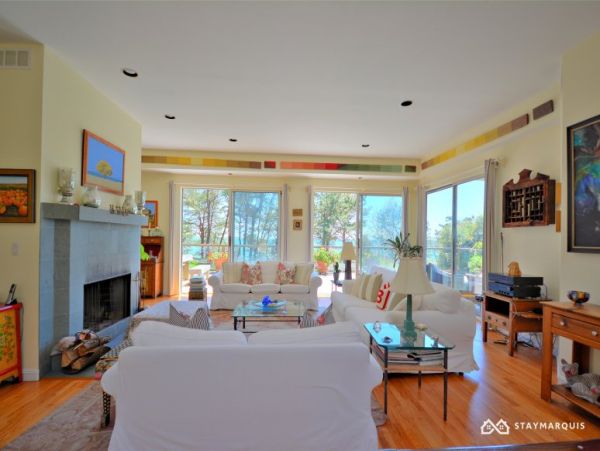 Hamptons Home 1020893
