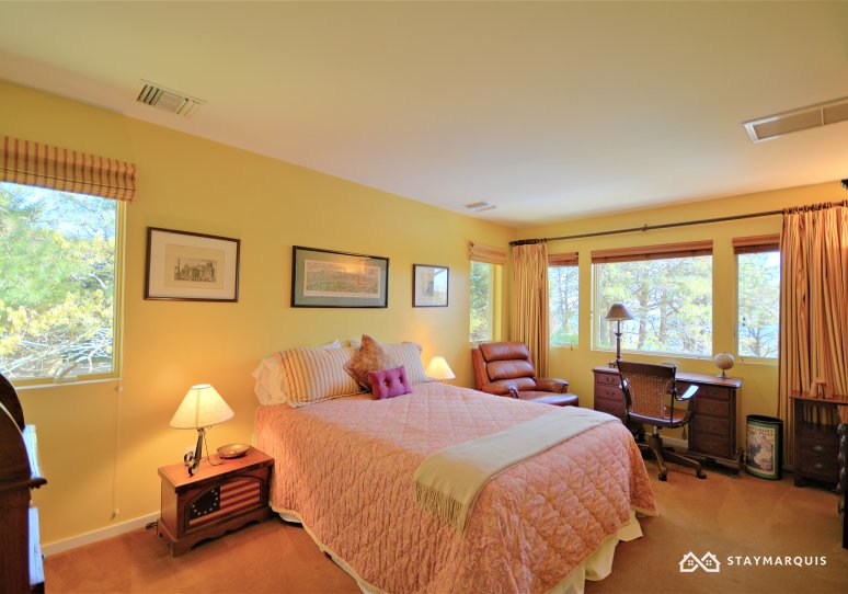 Hamptons Home 1020893