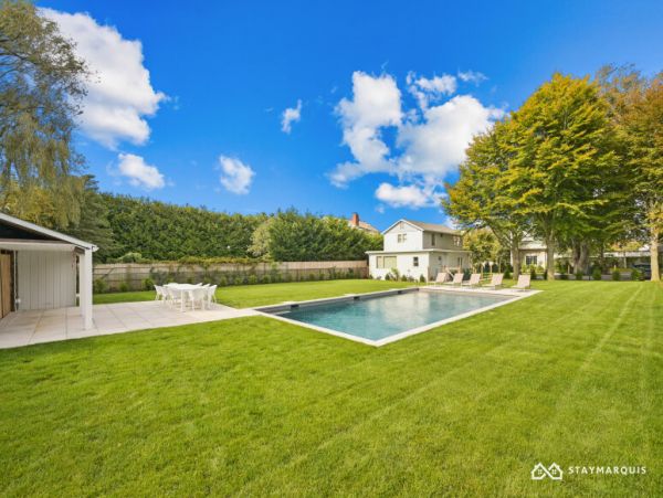 Hamptons Home 1020894