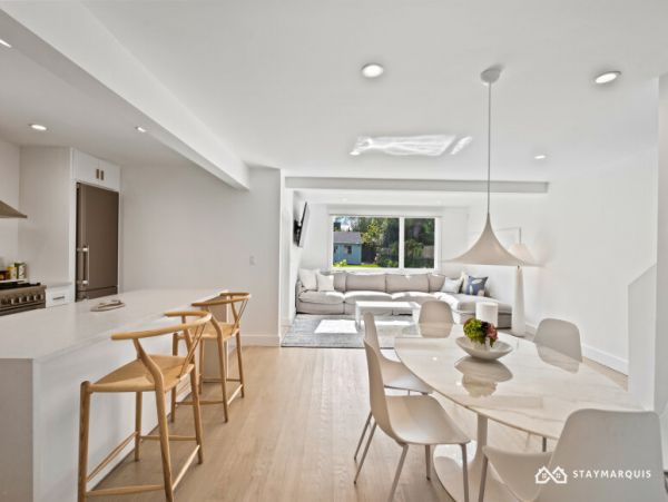 Hamptons Home 1020894