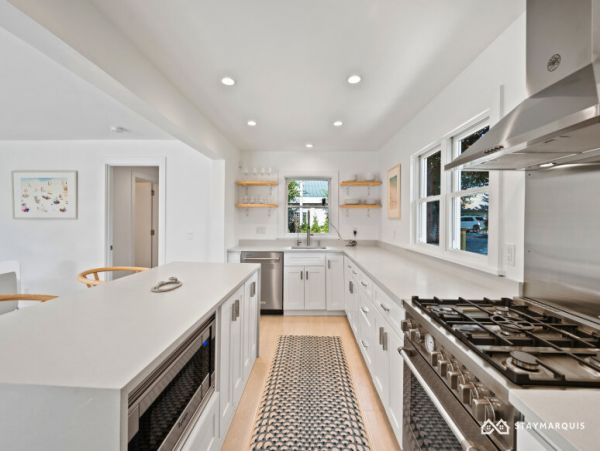 Hamptons Home 1020894