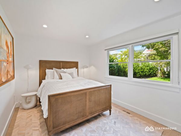 Hamptons Home 1020894
