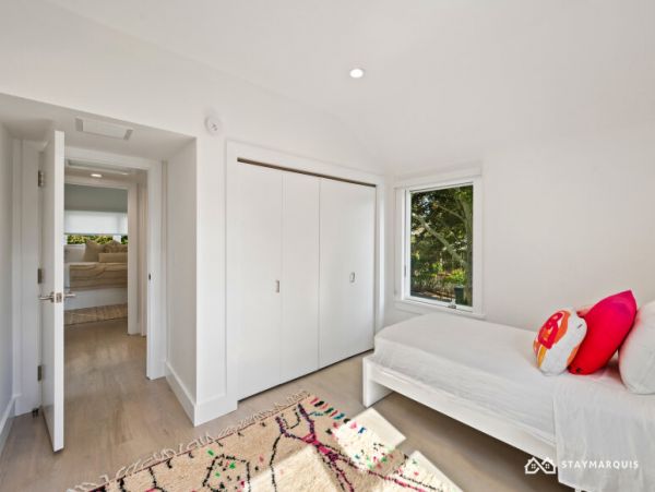 Hamptons Home 1020894