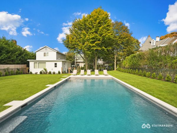Hamptons Home 1020894