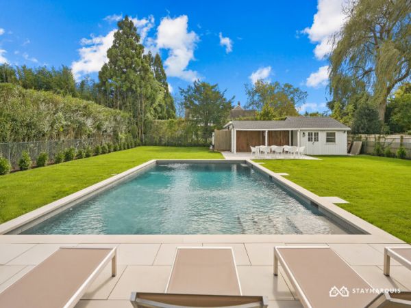 Hamptons Home 1020894