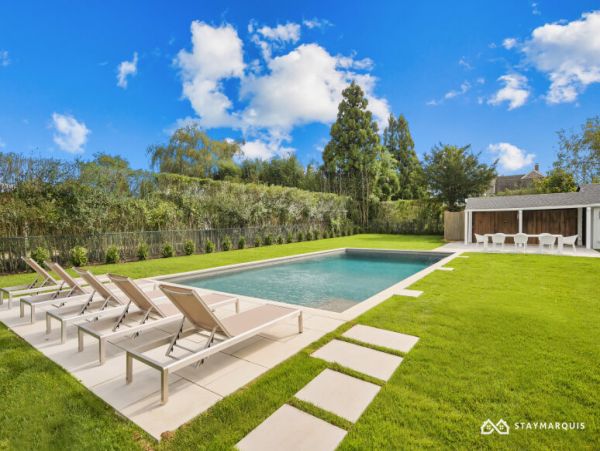 Hamptons Home 1020894