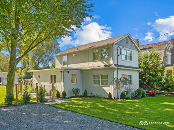Hamptons Home 1020894